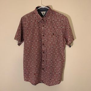 Men’s Large Vissla short sleeve button down shirt.